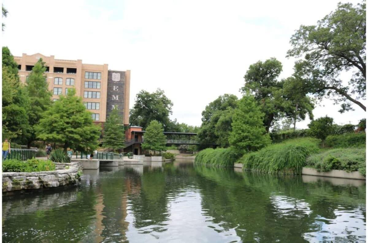 Retreat To A Brand-new Downtown 4br3ba Сasa de vacaciones