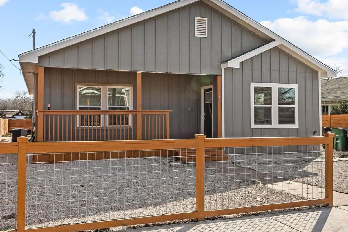 Сasa de vacaciones Retreat To A Brand-new Downtown 4br3ba