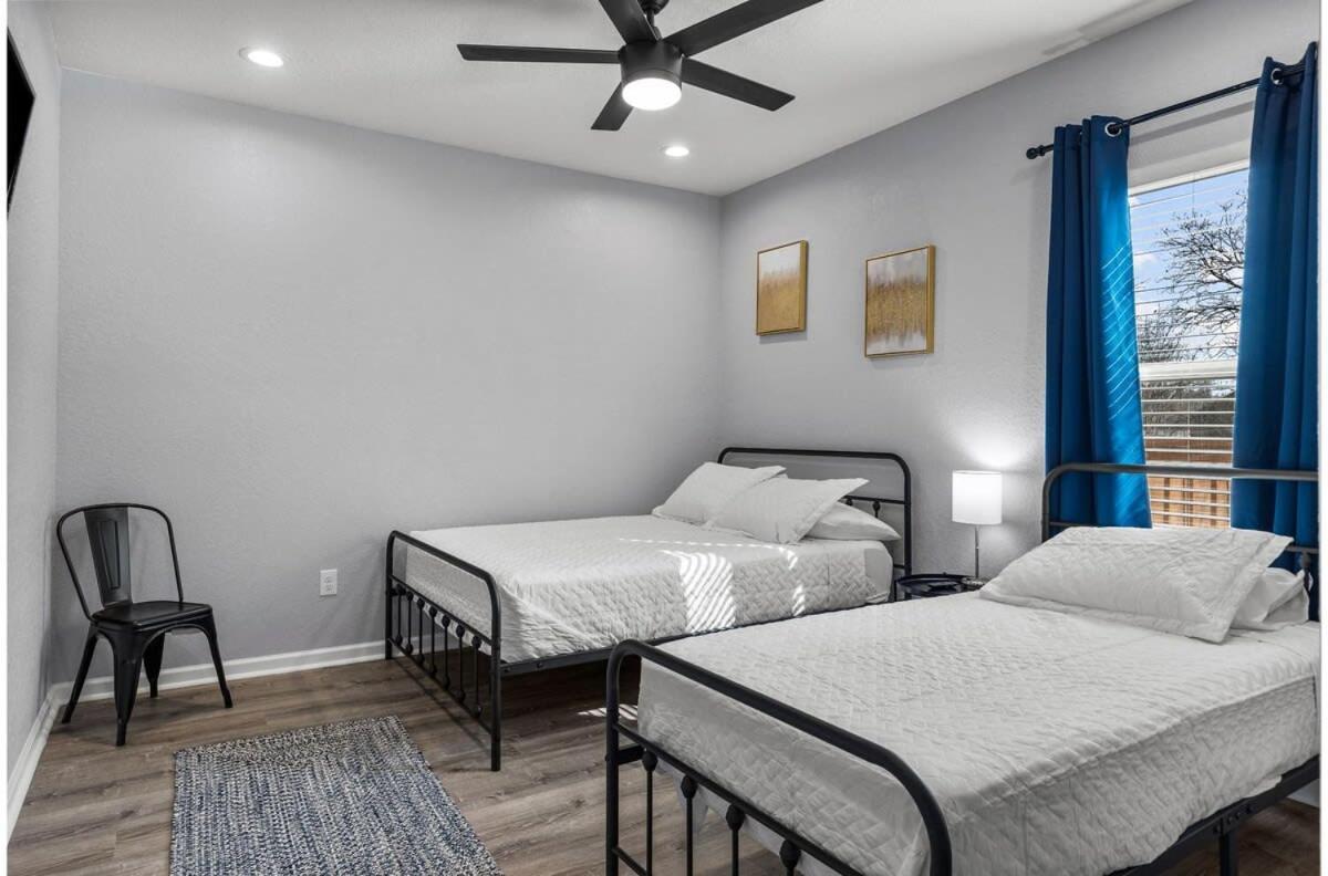 Retreat To A Brand-new Downtown 4br3ba Сasa de vacaciones